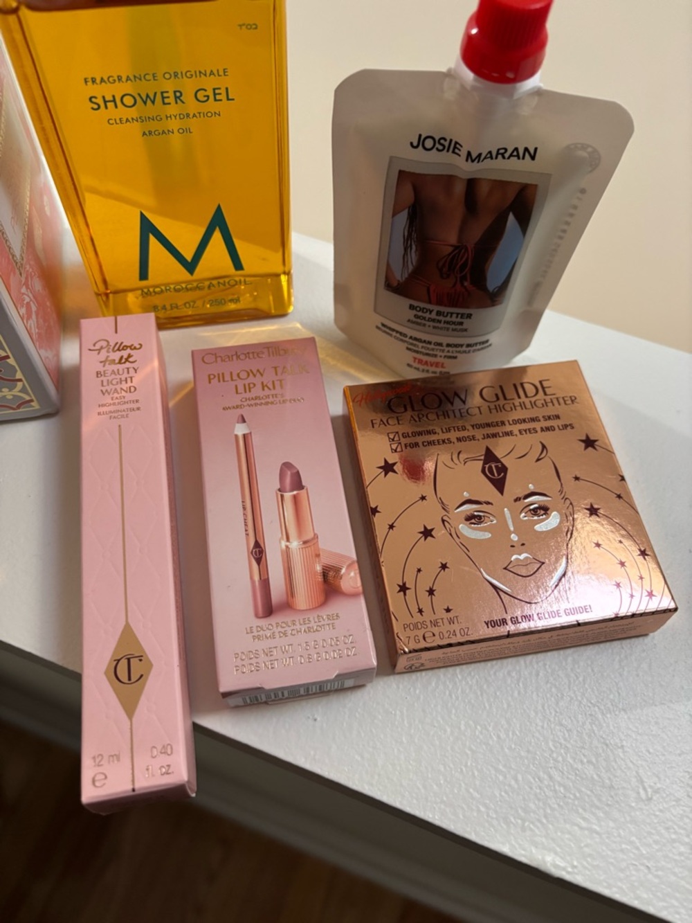 LOT Luxury Makeup, Body, Home Items Charlotte Tilbury Voluspa Moroccanoil Maran - Picture 4 of 6